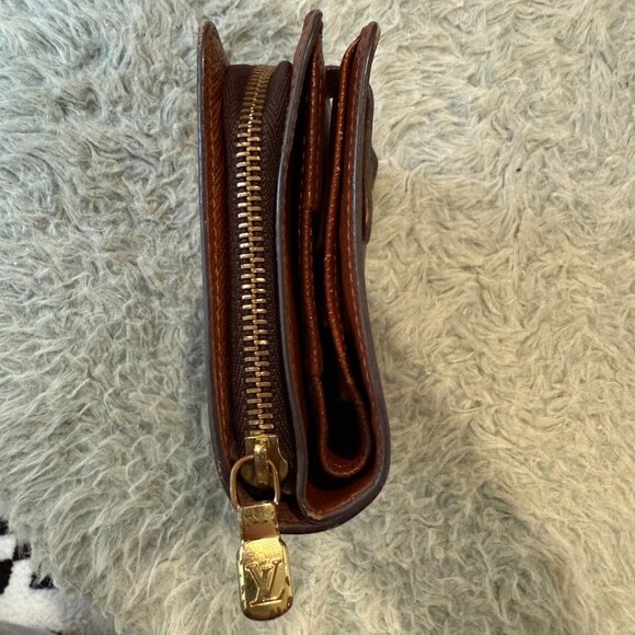 Louis Vuitton Mono Snap Compact Wallet - Picture 3 of 10